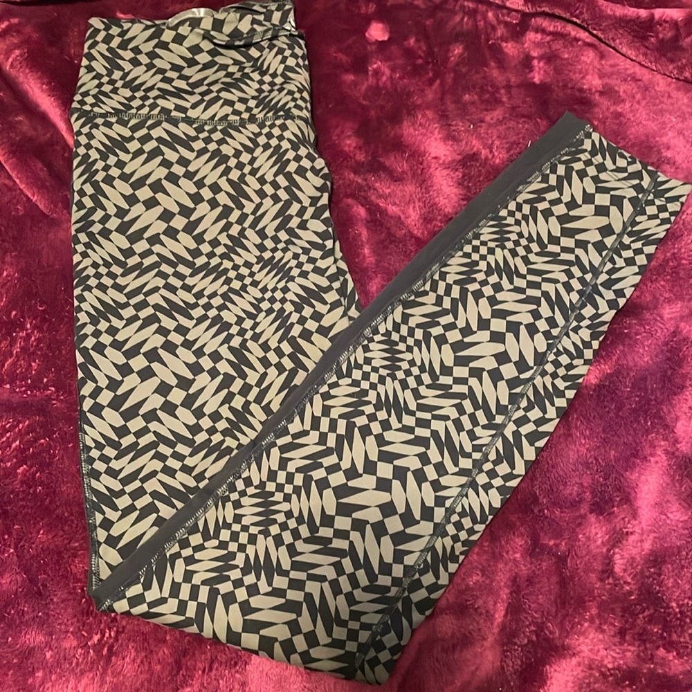 Nike legendary dri-fit printed legging never worn